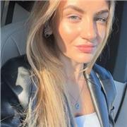 Abiturientin mit der starken Leidenschaft - Biologie